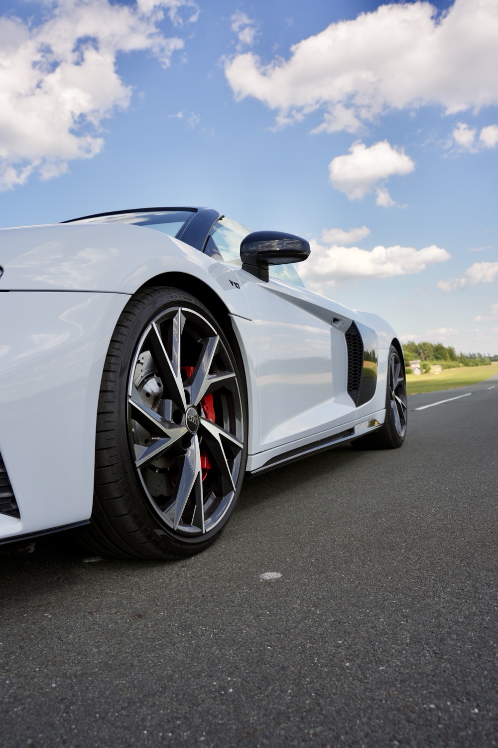 Audi R8 Spyder V10-Seitenschriftzug & Rad Detail