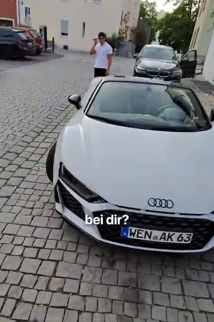 Audi R8 Spyder V10 in Weiß von vorne
