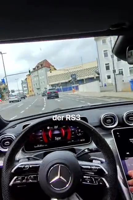 Blick aus dem Cockpit auf dem Weg zum Audi RS3