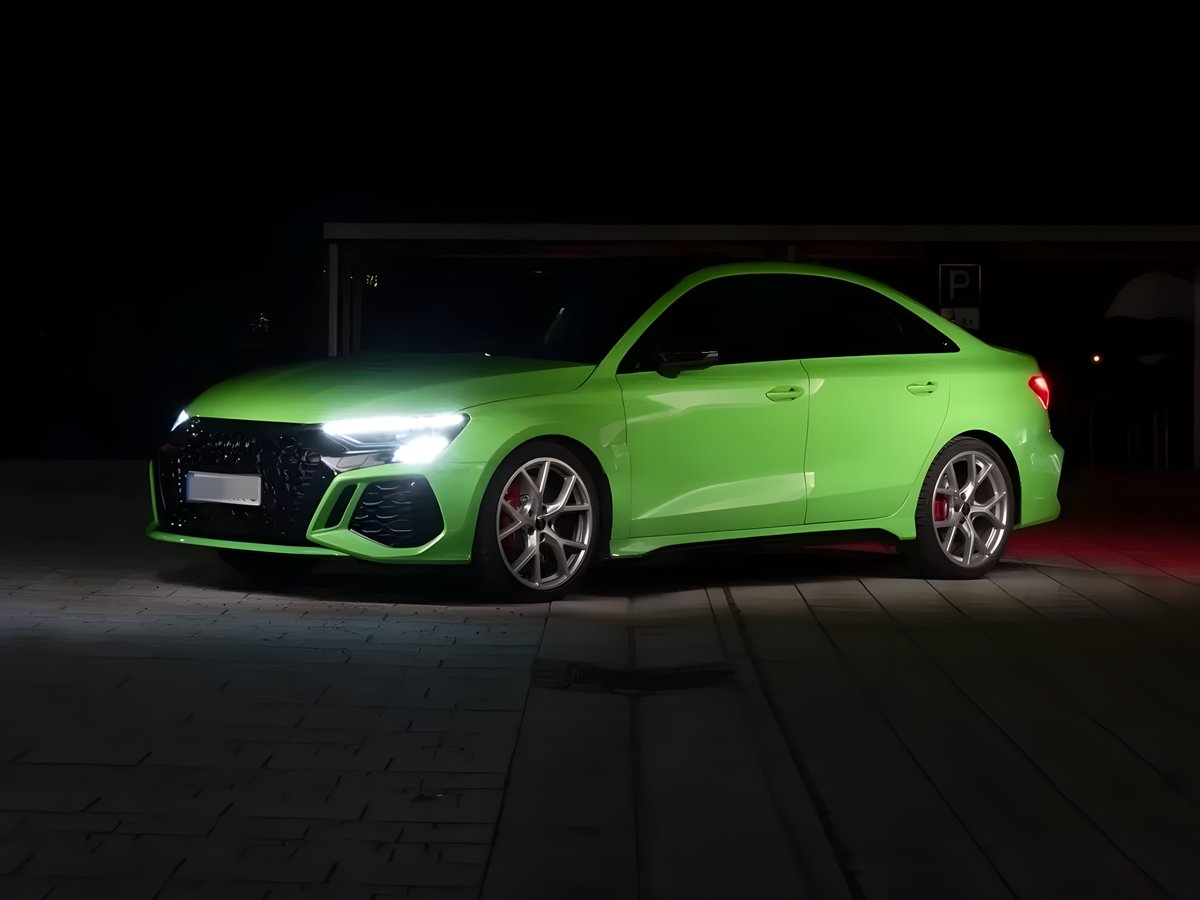 Audi RS3 Limousine in Kyalami-Grün, Termin prüfen