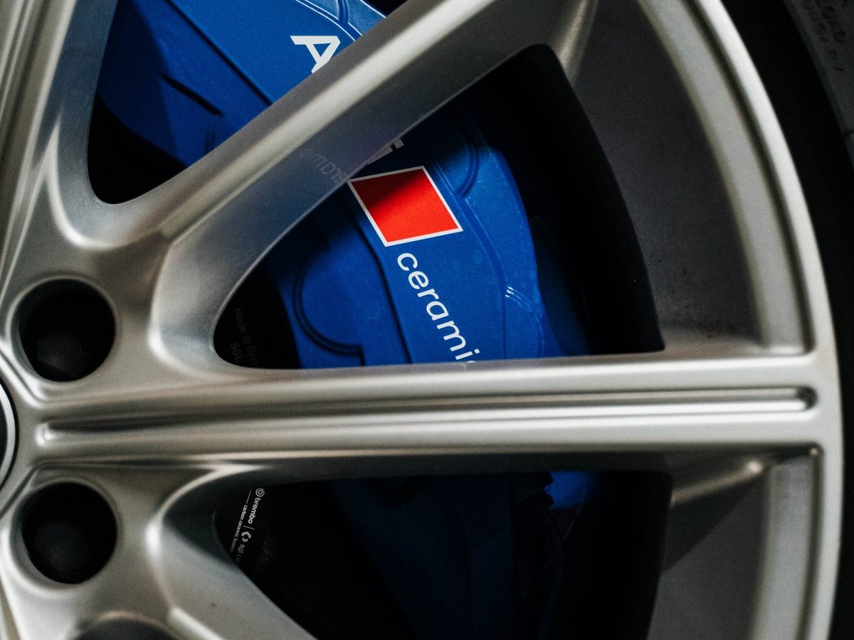 Audi RS6 Avant, Felge mit blauem Bremssattel